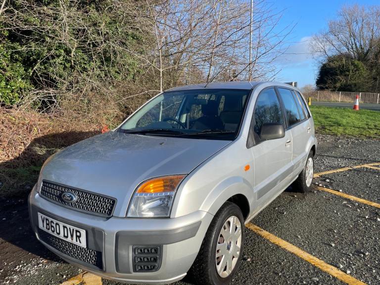 FORD FUSION 1.4 STYLE+ 60 REG SILVER 5 DOOR 12 MONTHS MOT LOW INSURANCE 45+MPG
