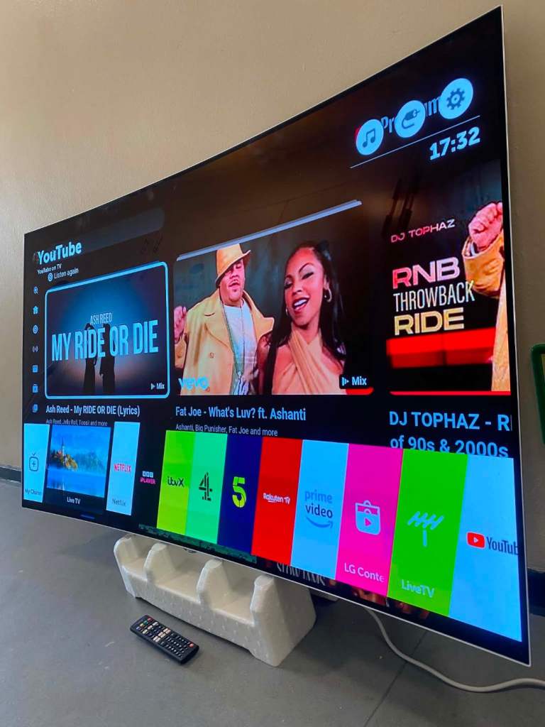 OLED 65"Lg 4K SMART UHD HDR WIFI LED TV PERFECT WORKING 340£