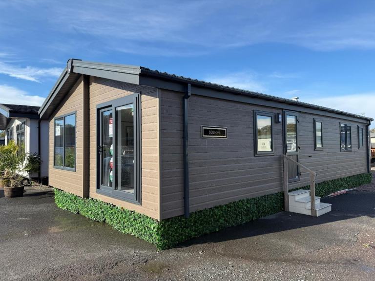 Static Lodge For Sale Off Site Willerby Boston 40 x 20, 3 Bedroom 