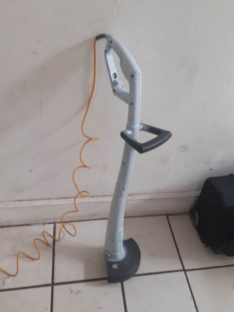 Lightweight Electric Garden Grass Trimmer / Strimmer