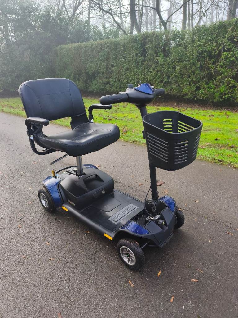 Gogo elite small 4mph car boot mobility scooter. Local delivery available 