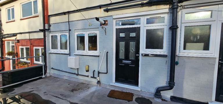 Two Bedroom Flat in Hornchurch RM12 6QP