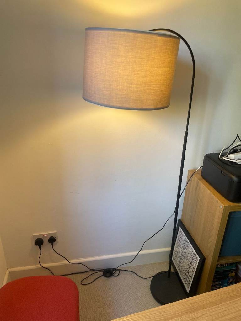 Black Curved Standing Lamp with Gray Shade