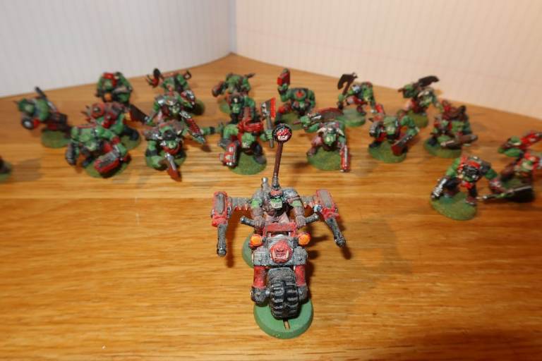 Warhammer 40k Ork Army and Minitaures