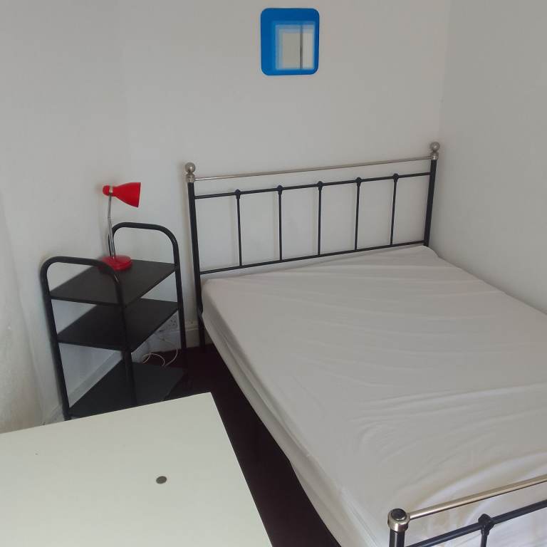 Large single room in Greenford