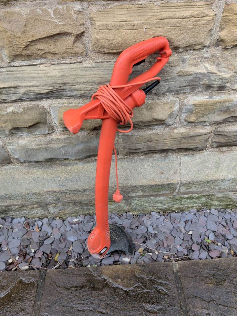 Black and decker strimmer