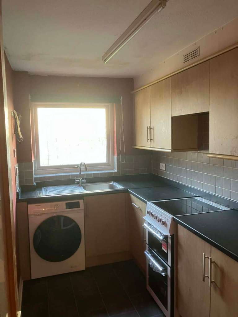 Fully furnished 2 bedroomed ground floor flat at Urquart Terrace,Aberdeen