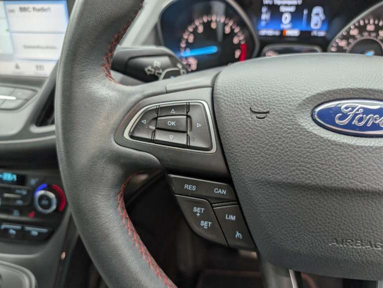 2018 Ford Kuga 1.5T EcoBoost ST-Line X SUV 5dr Petrol Auto AWD Euro 6 (s/s) (176 ps) - PAN HATCHB...