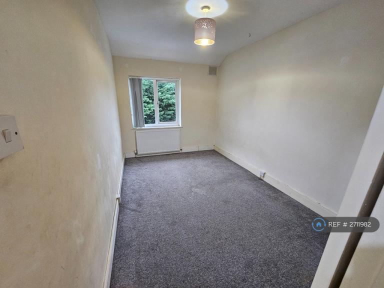 2 bedroom house in Bedwell Crescent, Stevenage, SG1 (2 bed) (#2711982)