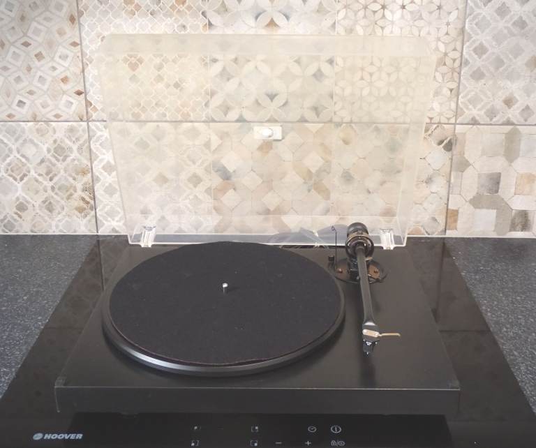 PRO-JECT 1.2 HI-FI TURNTABLE – Good Condition