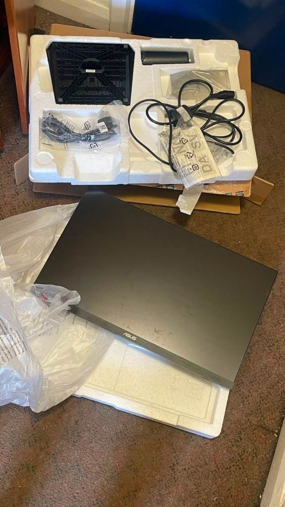 MOVING OUT SALE !! ASUS 100 HZ 23.8 Inch Monitor NEGOTIABLE PRICE