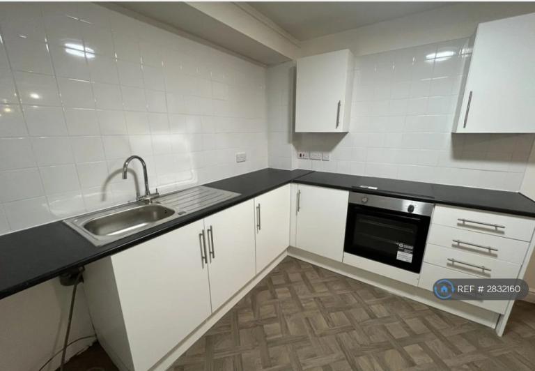 1 bedroom flat in Waterside View, Stourport-On-Severn, DY13 (1 bed) (#2832160)