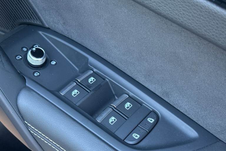 2022 Audi Q5 Edition 1 40 TDI quattro 204 PS S tronic SUV DIESEL Automatic