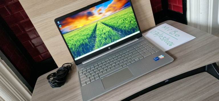DISCOUNTED (SCRATCHES) 2024 11th gen 15.6" Core i5 16GB RAM 256GB SSD HP Win11 MS Office Laptop PC