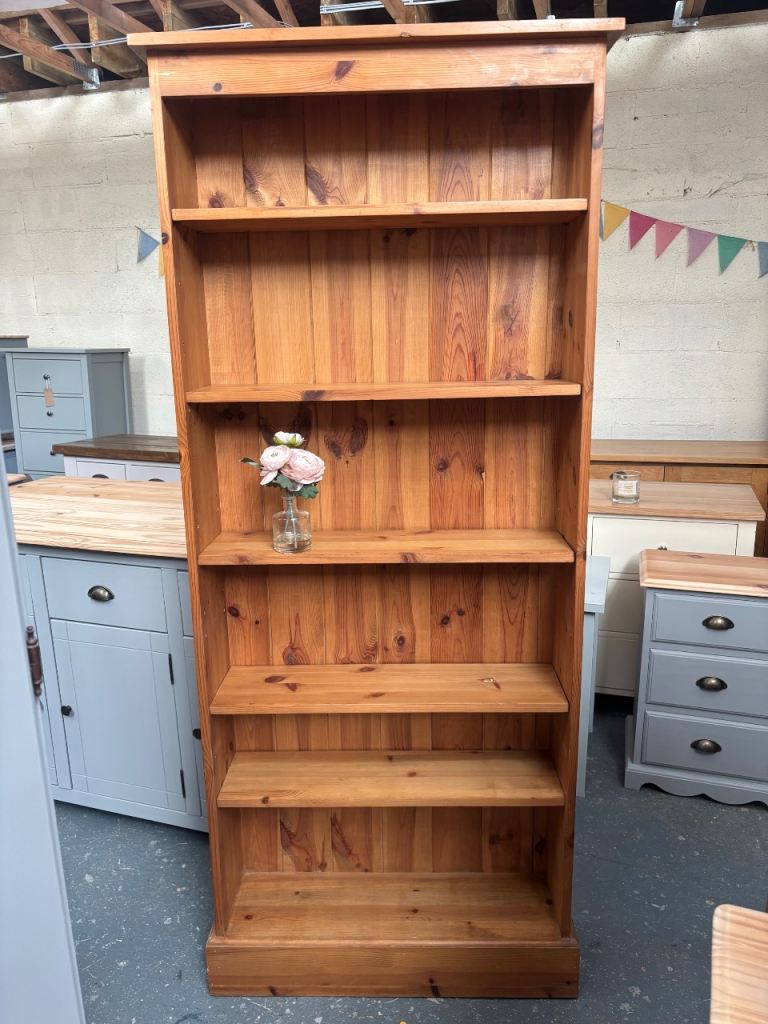 Large solid bookcase. Adjustable shelves. Not cheap flat pack