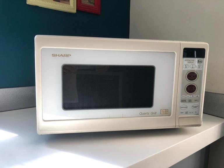 Sharp R-G57 Microwave Oven And grill