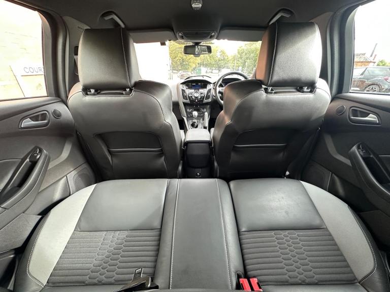 2013 Ford Focus 2.0T EcoBoost ST-2 Euro 5 (s/s) 5dr HATCHBACK Petrol Manual