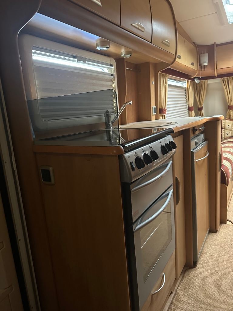 2006 Swift challenger 550 4 berth with fixed transverse bed