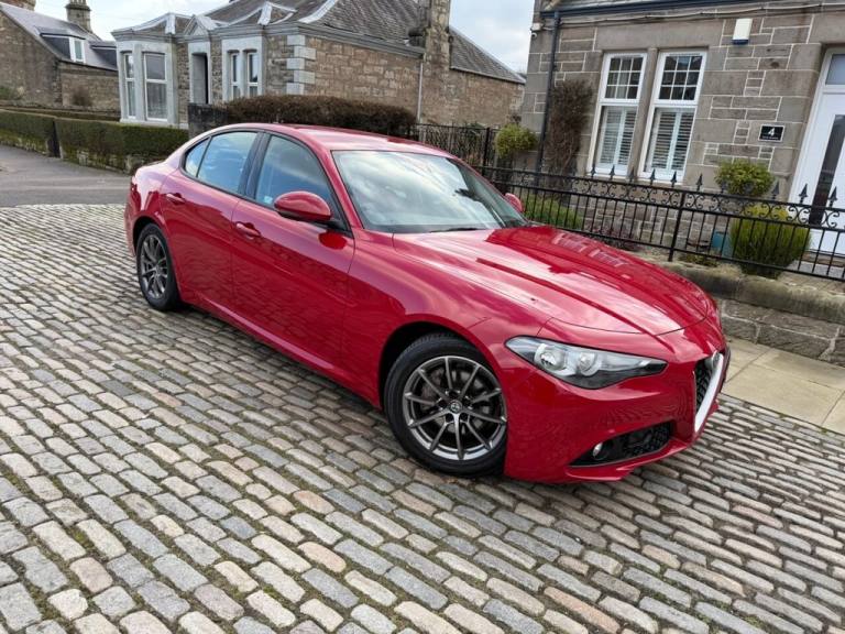 2017 Alfa Romeo Giulia 2.0T Super Saloon 4dr Petrol Auto Euro 6 (s/s) (200 ps) Saloon Petrol Auto...