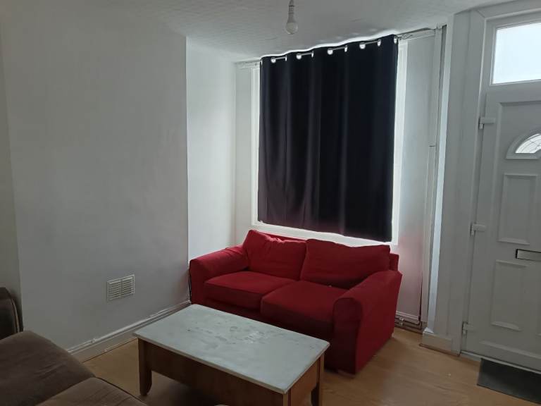 3 bedroom house to rent NG7 5LF
