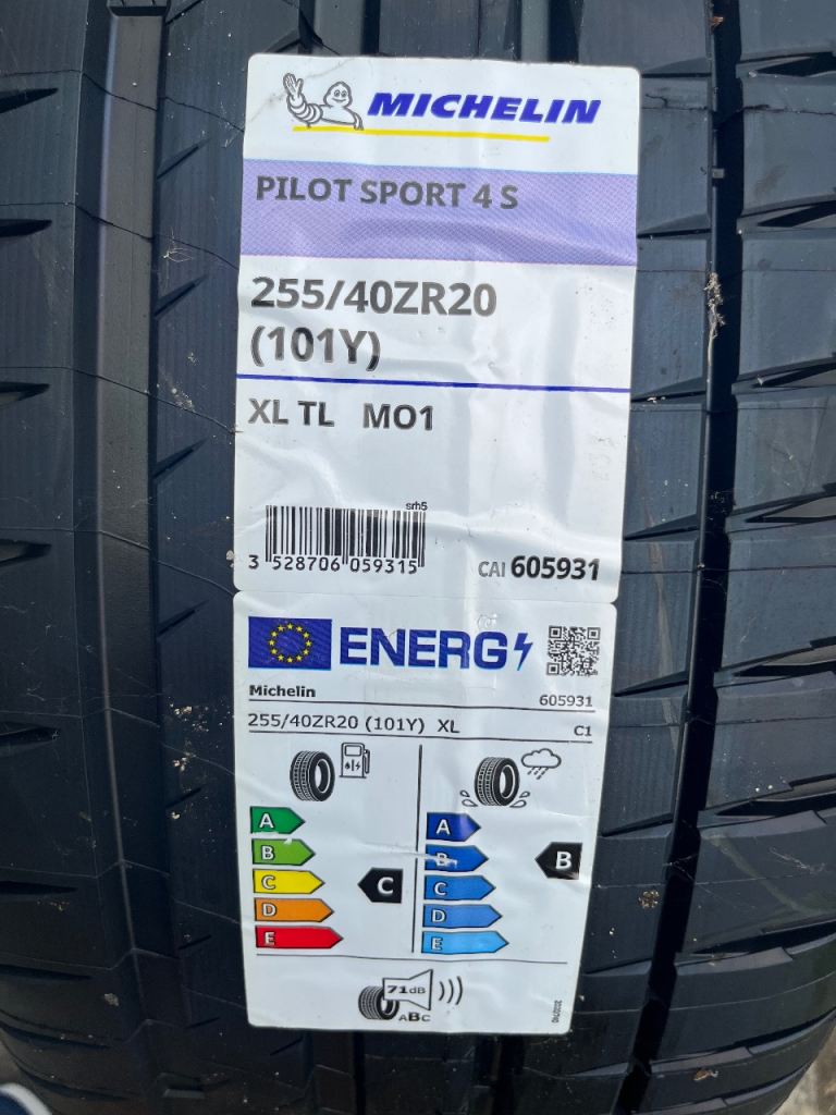 Michelin Pilot Sport 4 S 255/40ZR20 tyre