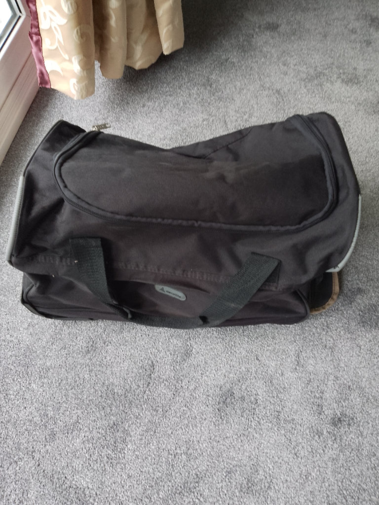Aerolite travel bag with wheels 