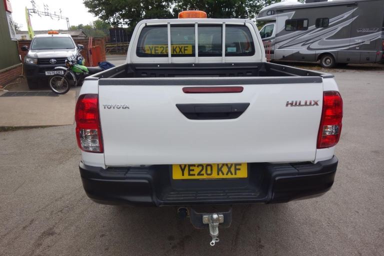 Toyota Hilux 2.4 D-4D Active Pickup Extended Cab 4dr Diesel Manual 4W... 2020/20