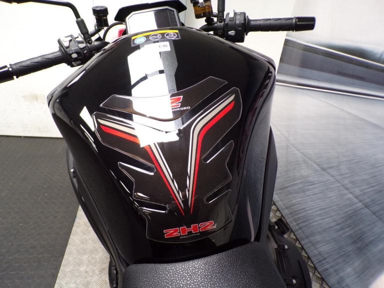 2025 KAWASAKI ZH2 WITH ONLY 1245 MILES FROM NEW