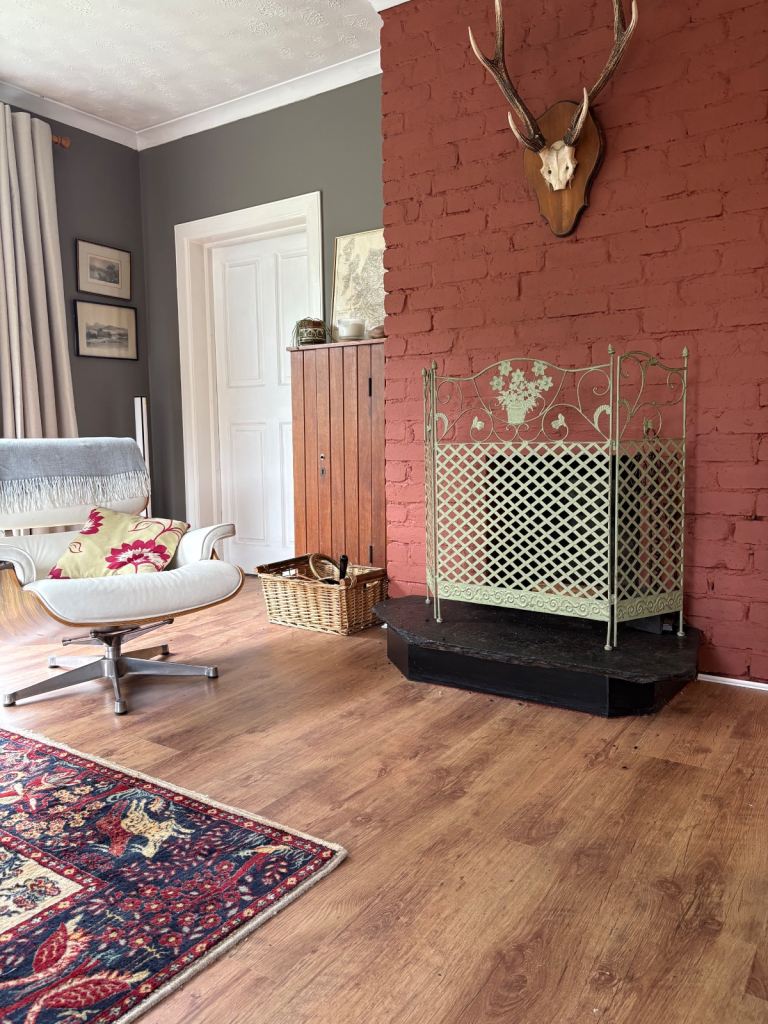 2 BR 2 Floor Apt for rent