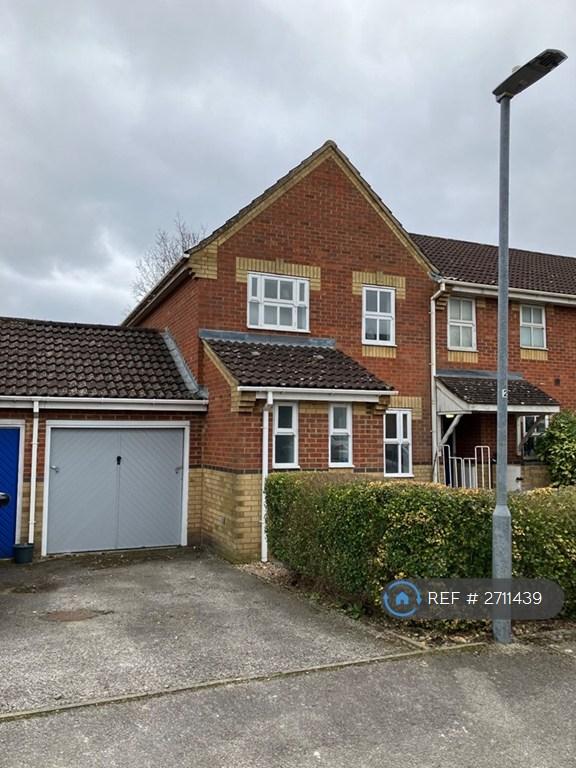 3 bedroom house in Rutherford Close, Borehamwood, WD6 (3 bed) (#2711439)