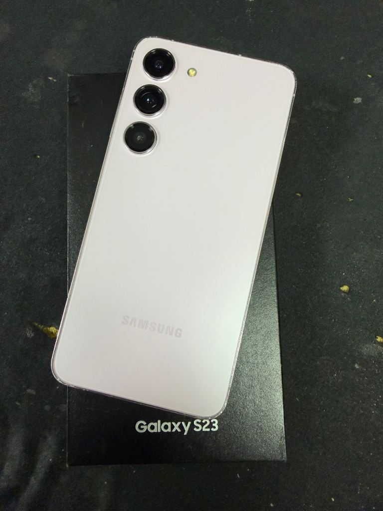 Samsung Galaxy S23 256GB Lavender – Unlocked, Perfect Working Order