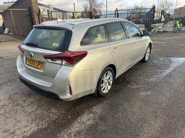 2015 Toyota Auris 1.8 Hybrid Icon 5dr CVT ESTATE Petrol/Electric Hybrid Automatic