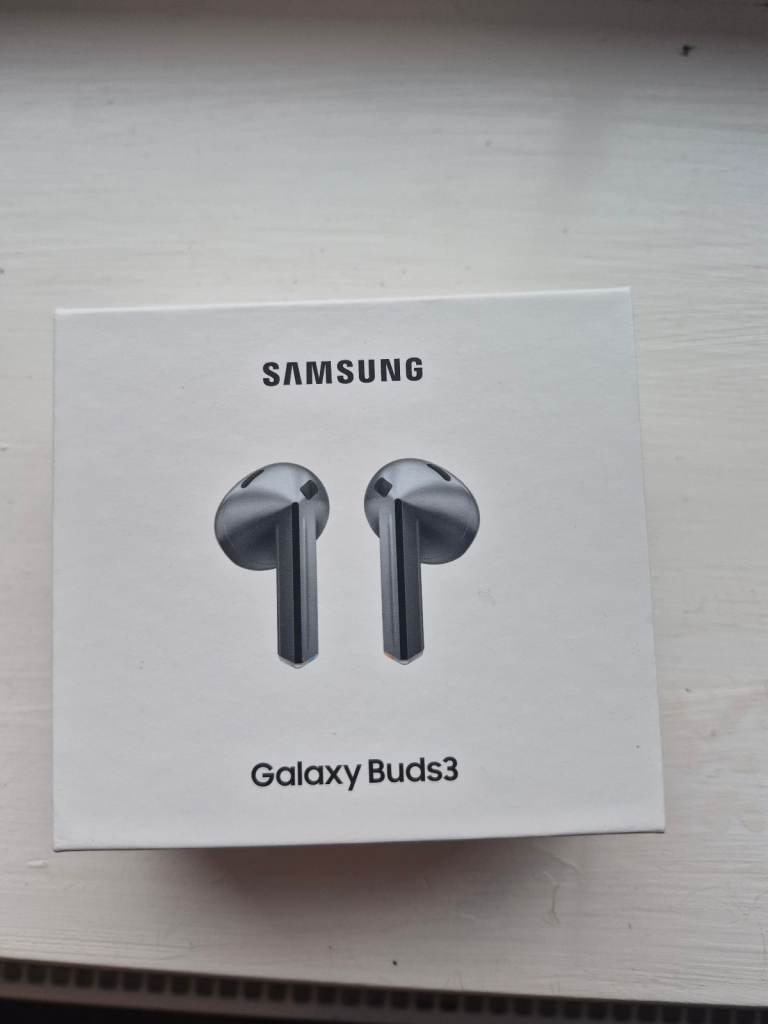 Samsung Buds 3 never used 