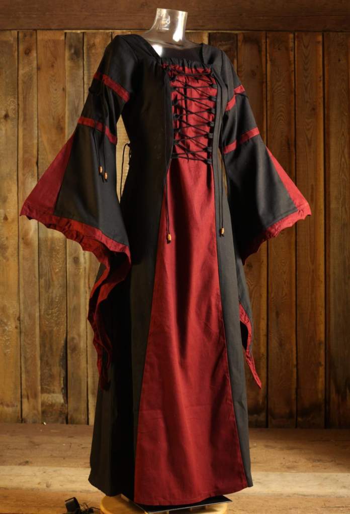 Red and Black Medieval Cotton Dress w/ Scallopped Trumpet Sleeve