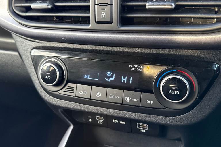 2024 Hyundai i10 1.2 Premium Euro 6 (s/s) 5dr Hatchback PETROL Manual