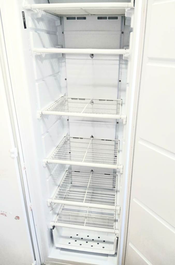HOTPOINT INTEGRATED LARDER FREEZER