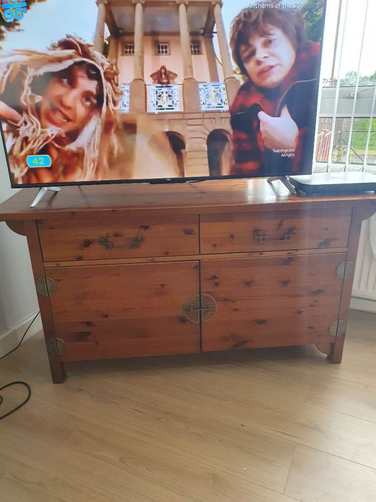 Beautiful chinese style sideboard. Pending collection on friday 