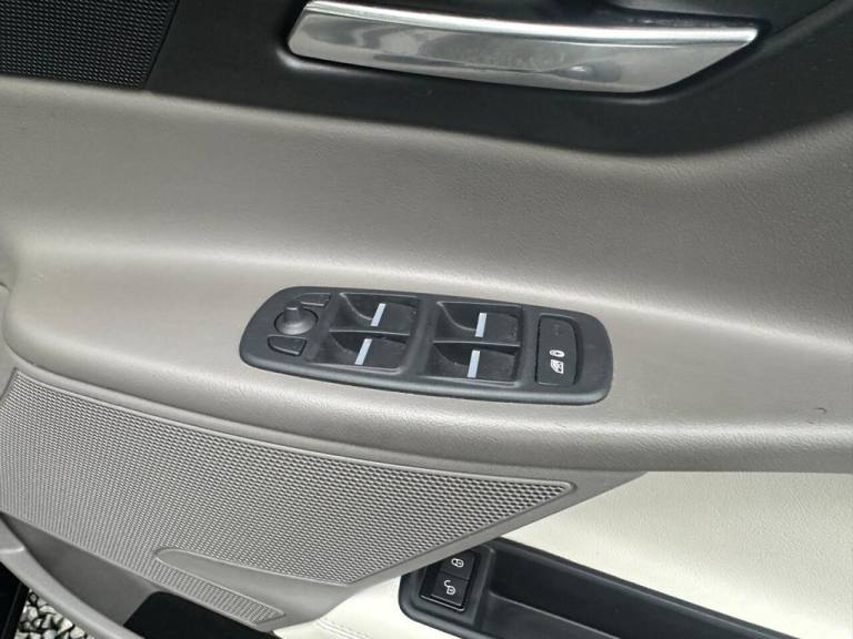 2016 65 JAGUAR XE 2.0D PORTFOLIO SALOON 4DR DIESEL AUTO EURO 6 (S/S) (180 PS) DI