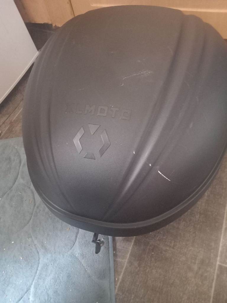 Top box for sale £10 wlll fit all moterbike
