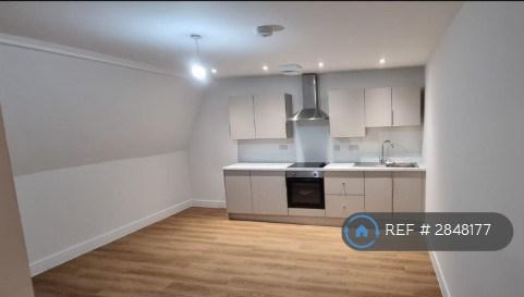 2 bedroom flat in High St, Sheerness, ME12 (2 bed) (#2848177)