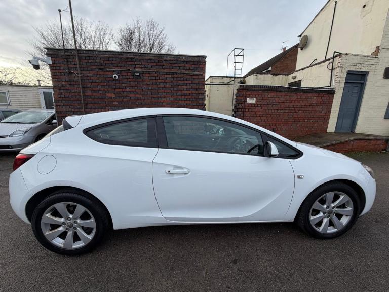 2014 Vauxhall Astra GTC 2.0 CDTi 16V Sport 3dr HATCHBACK DIESEL Manual