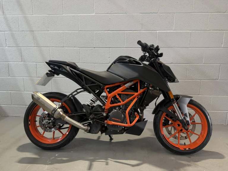 KTM 125 DUKE  2022