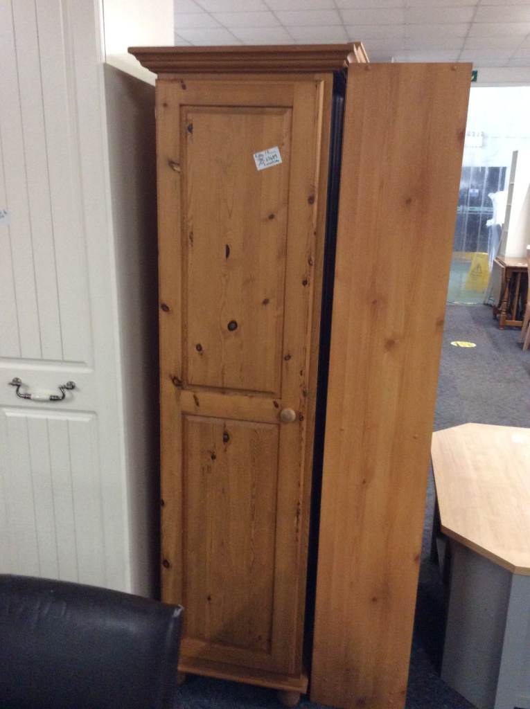 Single wardrobe #63489  £50