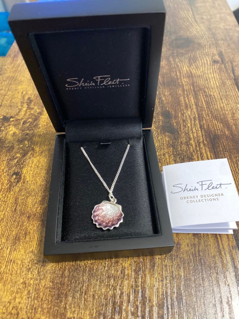 Sheila Fleet Scallop Pink Necklace – Silver, As Good As New