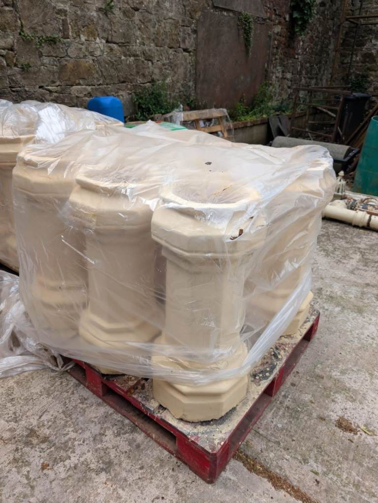 Bangor blue slates chimney pots grantic step floor ridge roof tiles 