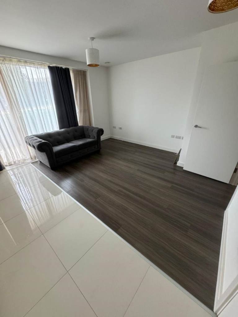 2 bedroom flat in Flat , Caledonian Building, Mill Hill