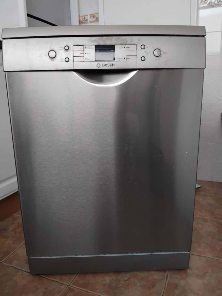 Bosch Freestanding Dishwasher - Silver, Good Condition