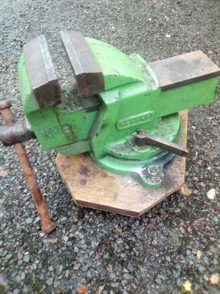 Vintage record no 3 vice with swivel base 