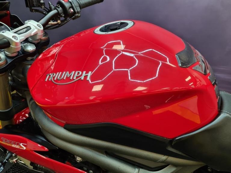 Triumph Speed Triple S 1050 Red