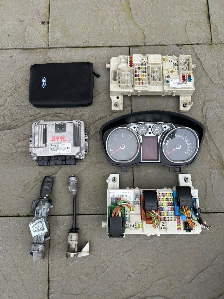 Ford focus 2010 1.6 CDTI spare parts